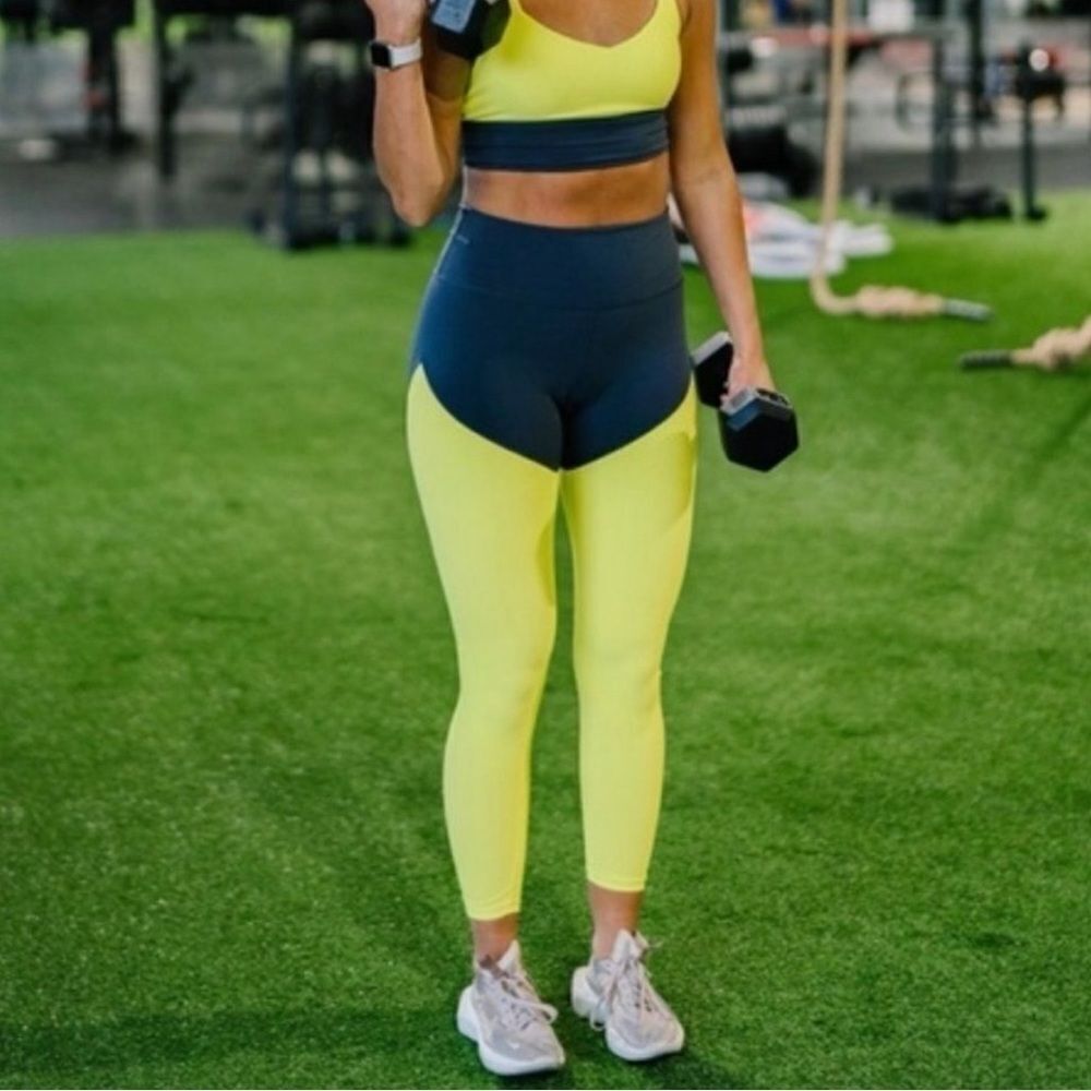 ZYIA Parallel Luxe Hi-Rise Neon Yellow and Gray Ribbed High-Rise 7/8 Leggings